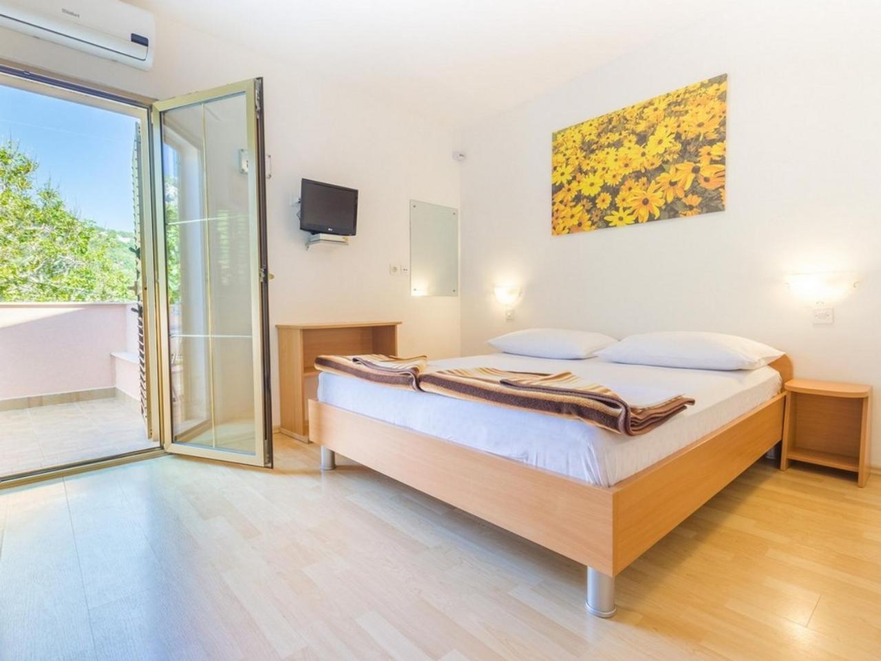 Apartment And Rooms Kristina 巴斯卡 外观 照片