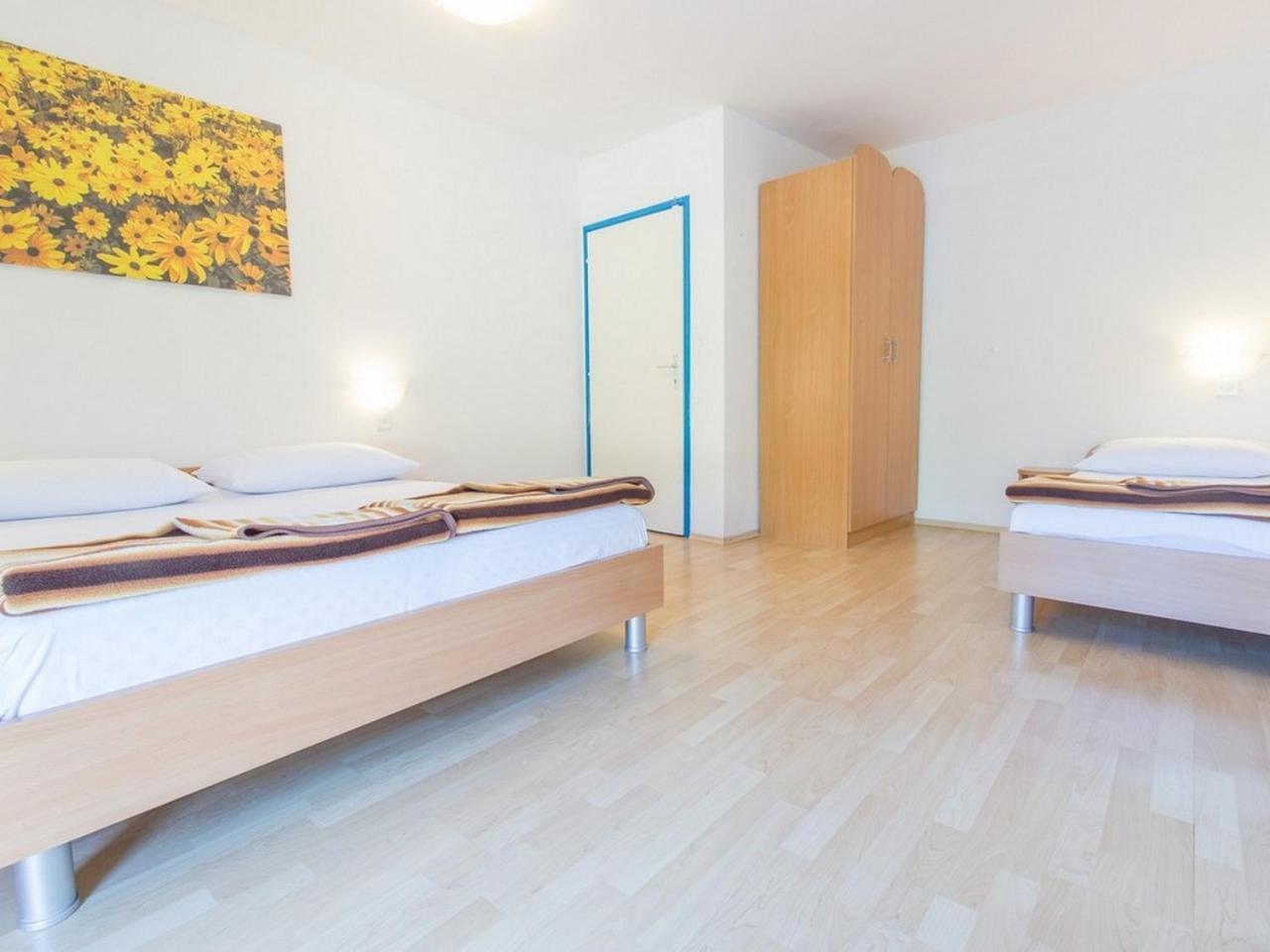 Apartment And Rooms Kristina 巴斯卡 外观 照片